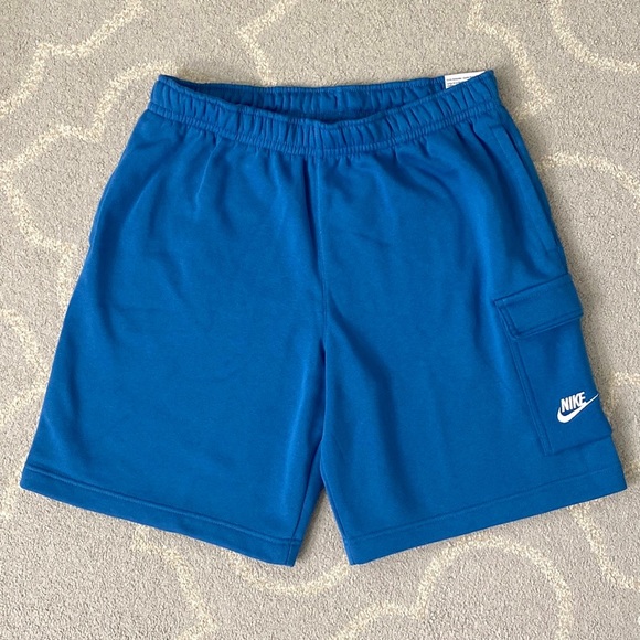 🆕‼️Nike Sportswear Club Men's Cargo Shorts (Dark Marina Blue/White) Sz Large - Picture 4 of 10